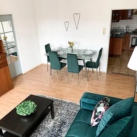 Cozy Heritage In Centre Pressburg